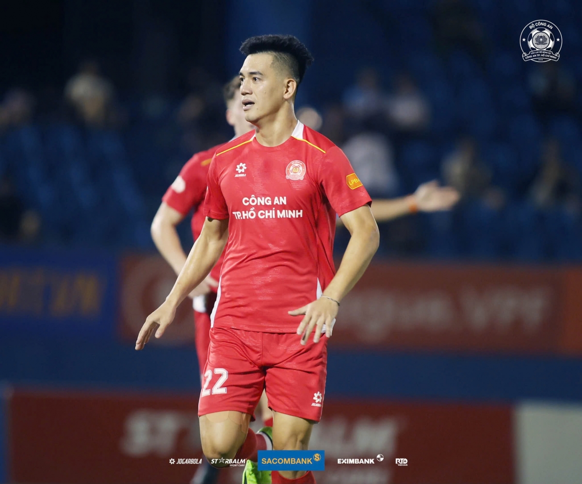 Tiến Linh giải cơn "khát" bàn thắng, nói lời gan ruột sau 14 trận "tịt ngòi"